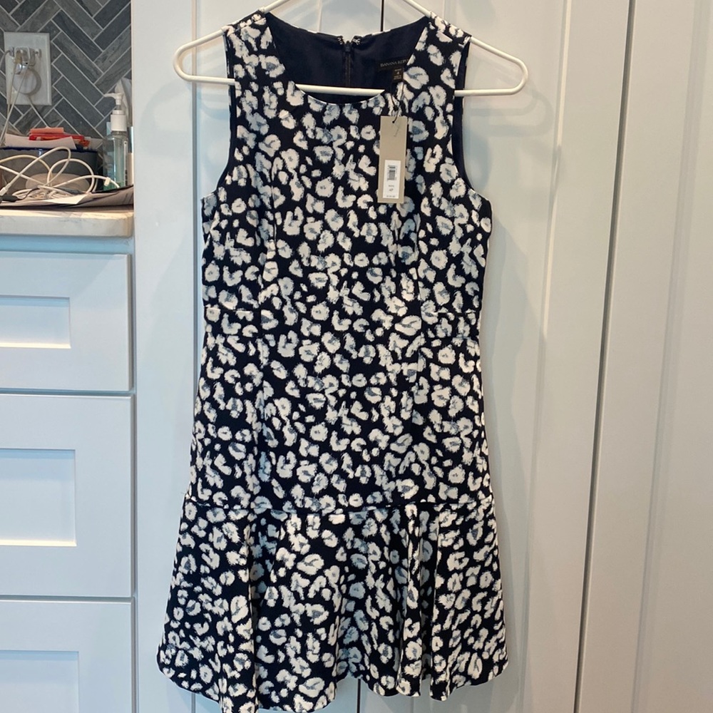 Banana Republic Women’s flounce